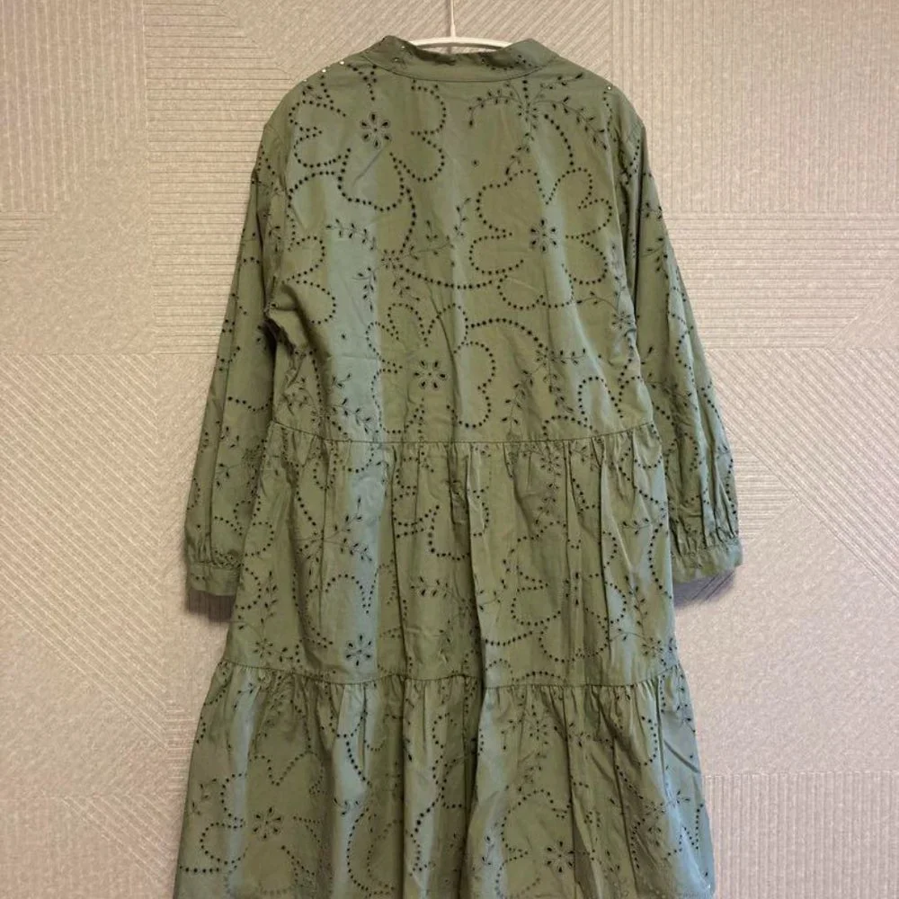 Flower cut work tiered blouse - Picture 2 of 4